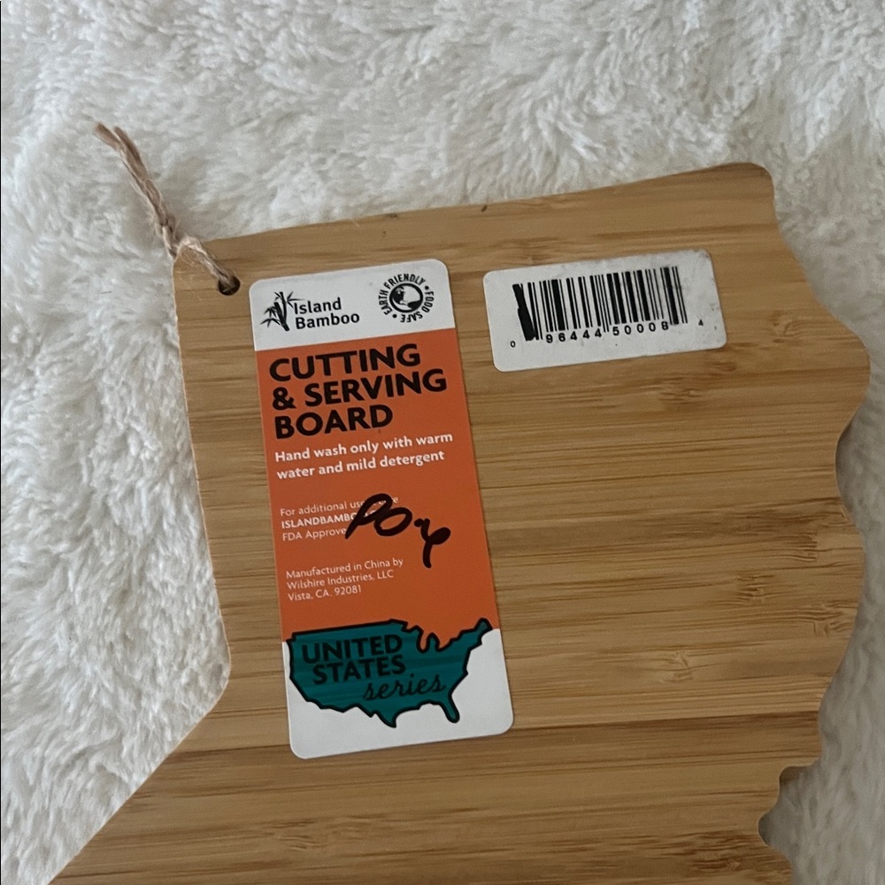 CUTTING
& SERVING
BOARD
Hand wash only with warm water and mild detergent - Picture 9 of 13